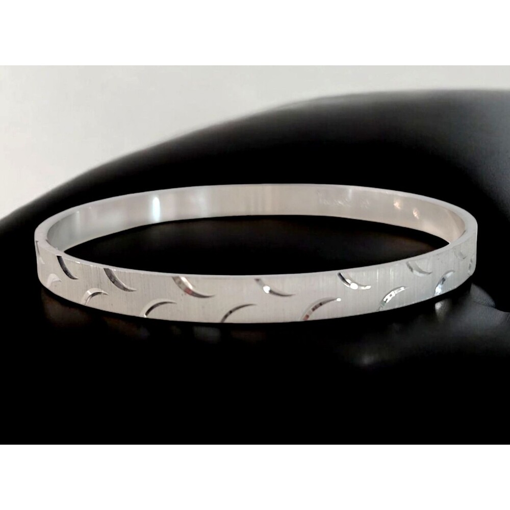 Vintage Signed Trifari Brushed Silver Tone Bangle Bracelet